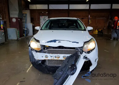 2013 Ford Focus Se из США, поврежденный, VIN 1FADP3K22DL348888